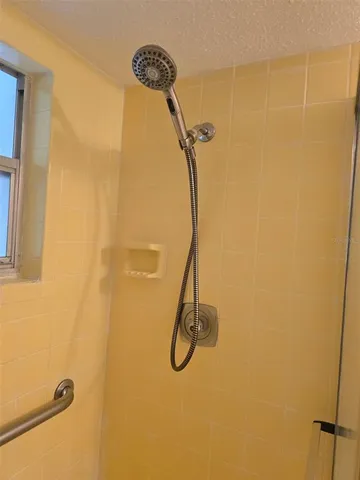 $2,200 | 7251 McGinnes Court, Weeki Wachee, FL 34613