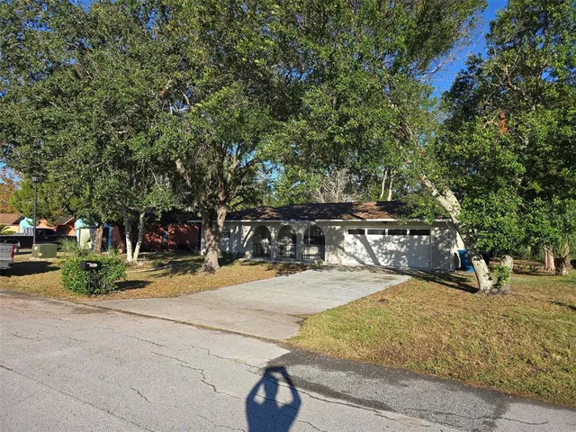 $2,200 | 7251 McGinnes Court, Weeki Wachee, FL 34613