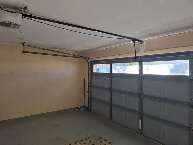 $2,200 | 7251 McGinnes Court, Weeki Wachee, FL 34613