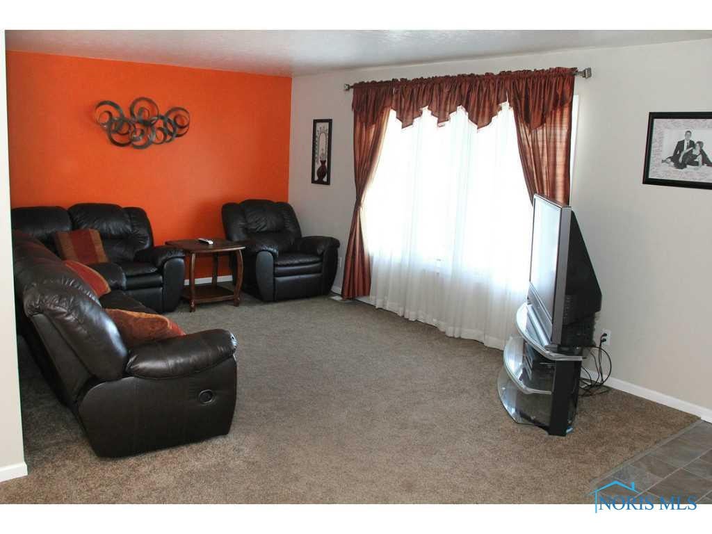 5715 Isch Road Walbridge, OH 43465 - Photo 3 of 19 Gallery Image 3