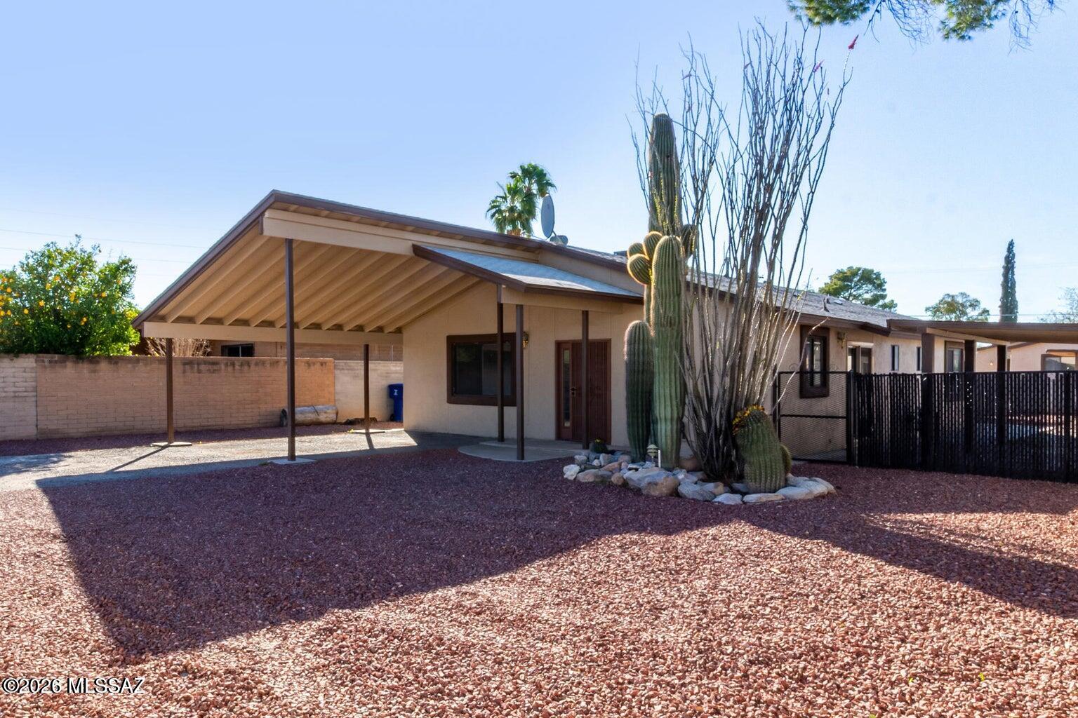 548 South Country Club Road Tucson, AZ 85716 - Photo 3 of 13 20260114205312114272000000-o