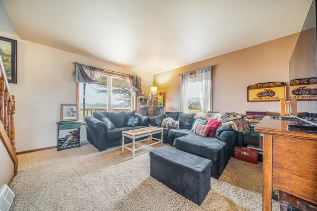 $575,000 | 1531 Waukau Road, Omro, WI 54963