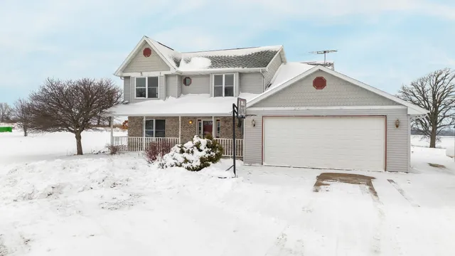 $575,000 | 1531 Waukau Road, Omro, WI 54963