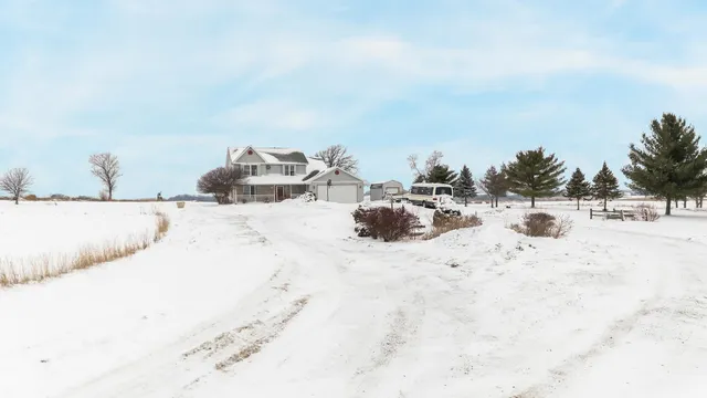$575,000 | 1531 Waukau Road, Omro, WI 54963