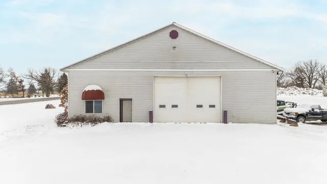 $575,000 | 1531 Waukau Road, Omro, WI 54963