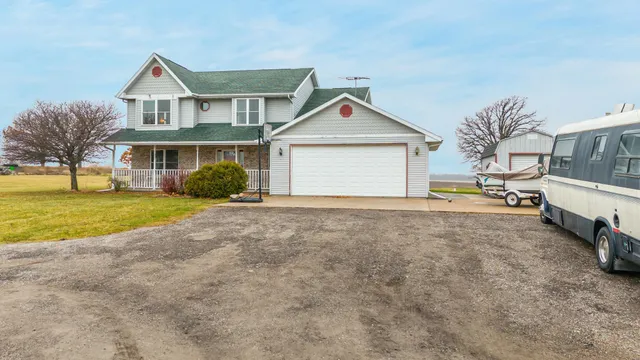 $575,000 | 1531 Waukau Road, Omro, WI 54963