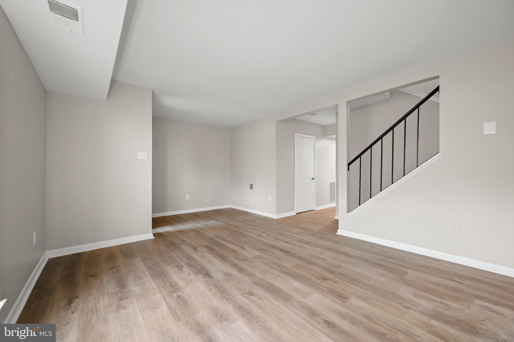 8869 Tamebird Court, Unit D T22 Columbia, MD 21045 - Photo 11 of 39 Living room