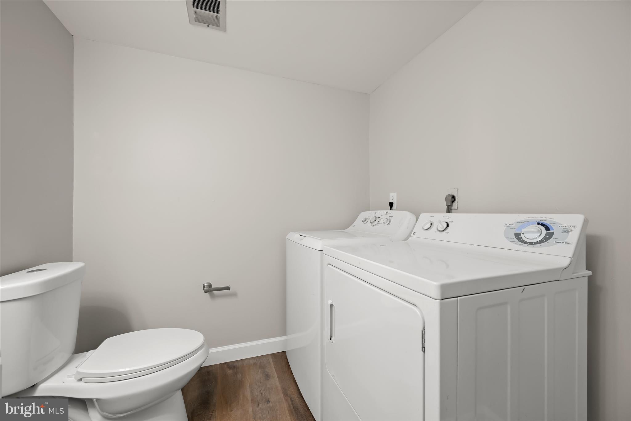 8869 Tamebird Court, Unit D T22 Columbia, MD 21045 - Photo 18 of 39 Laundry / half bath