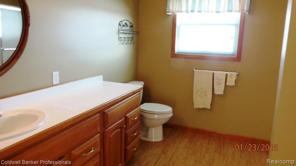 1253 Peppermill Road Lapeer, MI 48446 - Photo 17 of 25 1253 Peppermill mstr bath.jpg