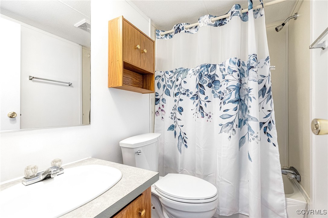 640 Ridge Road Callao, VA 22435 - Photo 14 of 23 Hall Bath