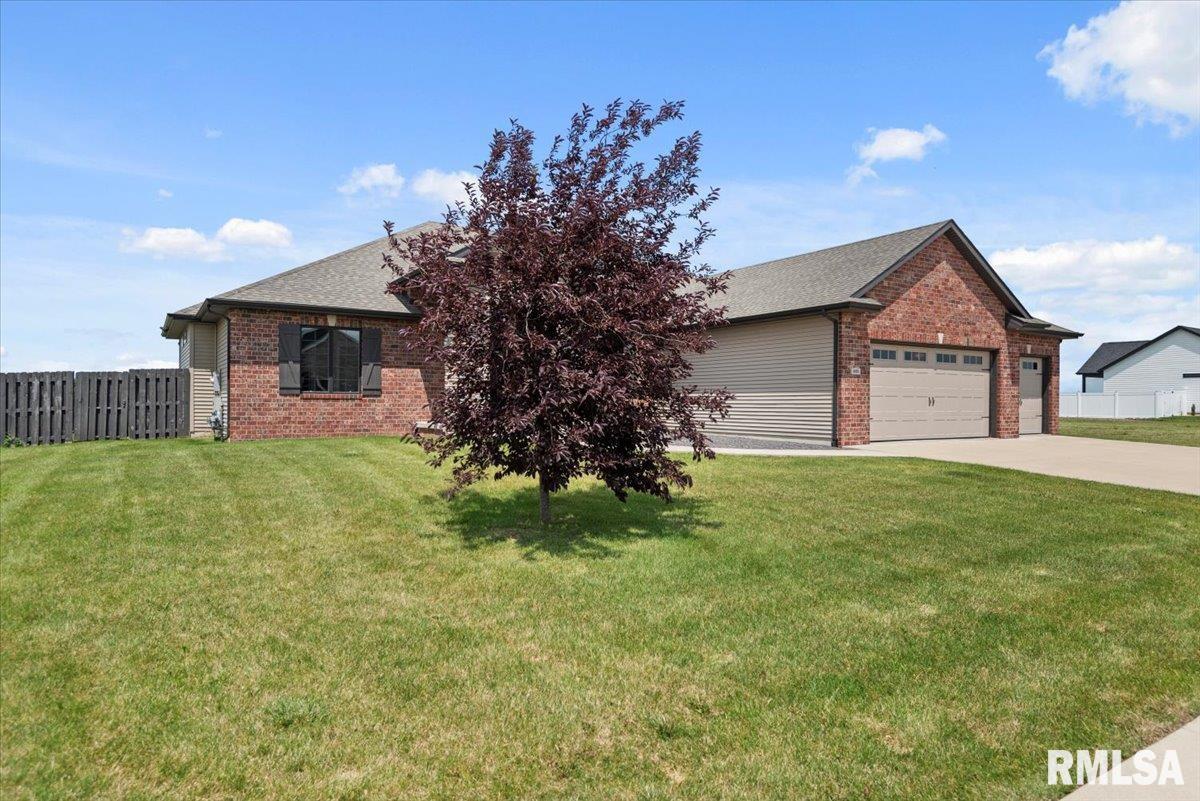 825 Nine Rock Road Sherman, IL 62684 - Photo 3 of 67 Gallery Image 3