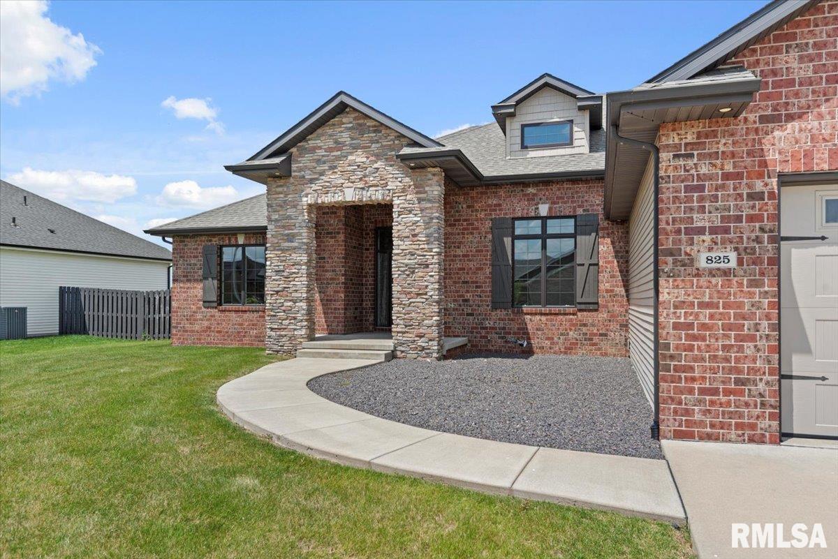 825 Nine Rock Road Sherman, IL 62684 - Photo 4 of 67 Gallery Image 4