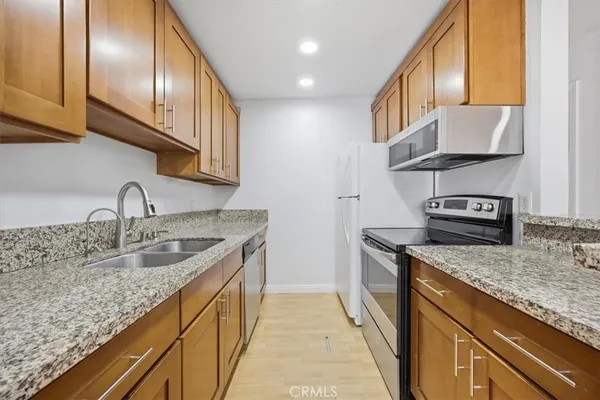 $3,400 | 3604 West Estates Lane, Unit 201, Rolling Hills Estates, CA 90274