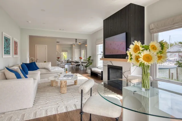 $2,350,000 | 980 Manhasset Avenue, Greenport, NY 11944