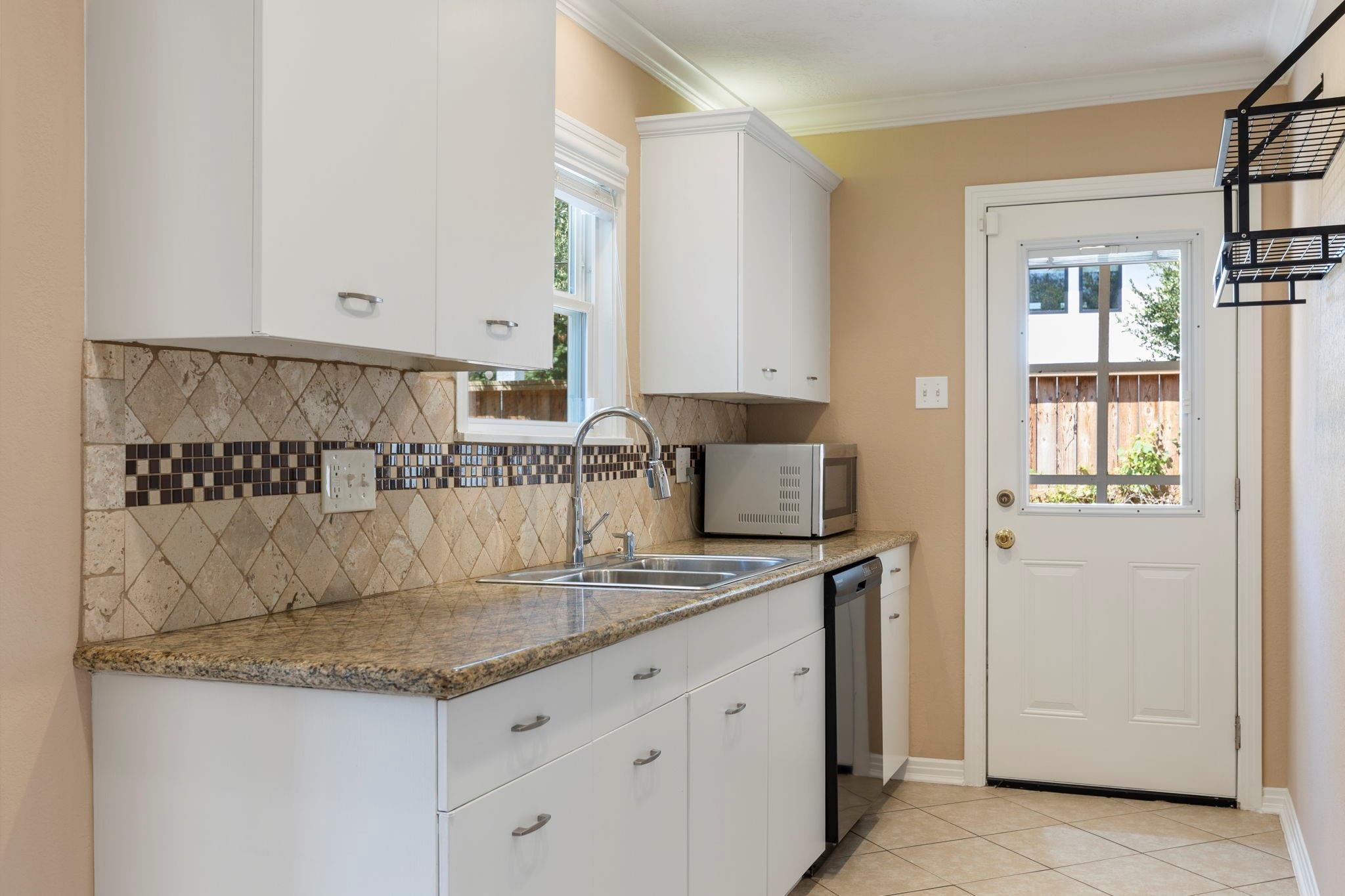 1802 Turnpike Road Houston, TX 77008 - Photo 14 of 47