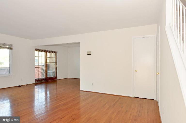 3118 Berry Road Northeast, Unit 22 Washington, DC 20018 - Photo 5 of 22 Living Room