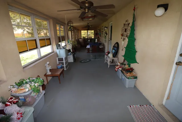 a view of entryway with livingroom