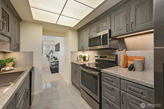 $625,000 | 1301 Spring Street, Unit 6D, Seattle, WA 98104