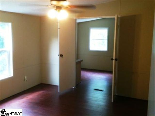 450 Rolling Hills Road Gray Court, SC 29645 - Photo 5 of 8