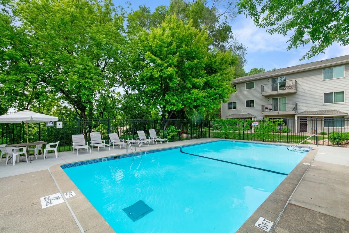 2110 Ridge Drive, Unit 13 St. Louis Park, MN 55416 - Photo 9 of 10