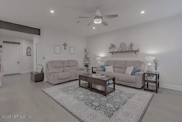 $2,950 | 217 Tower Court, St. Augustine, FL 32092