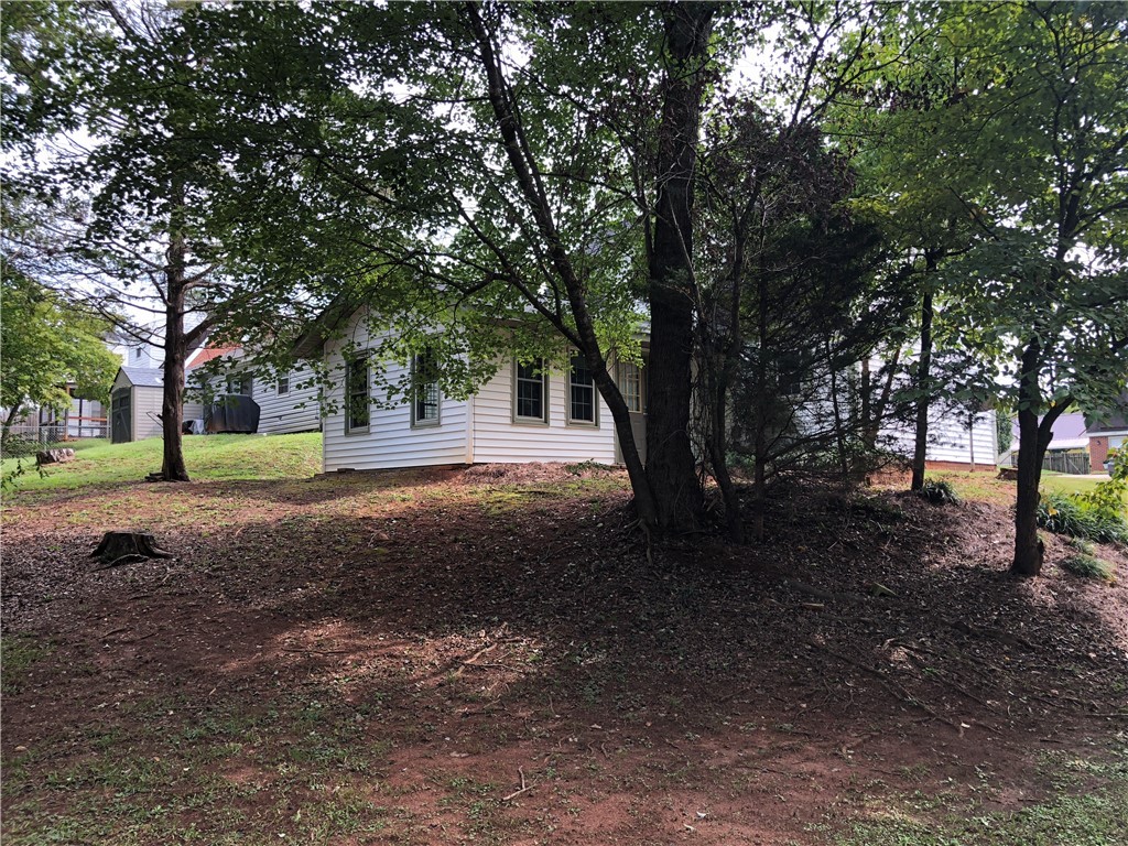110 Wyeth Lane Central, SC 29630 - Photo 3 of 25 Gallery Image 3