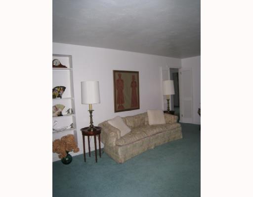 408 Edgewood Road Forest Hills, PA 15221 - Photo 4 of 13 Living Room.
