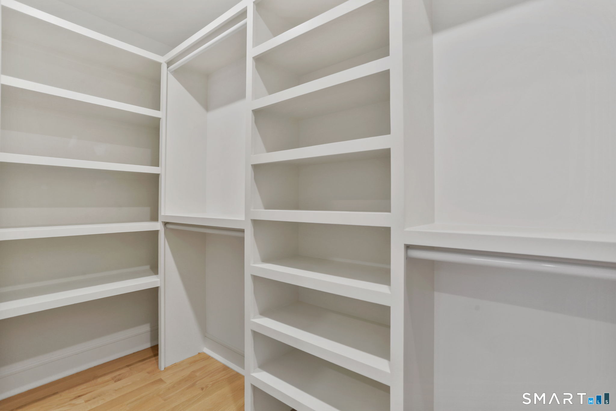 15 Barton Road Fairfield, CT 06824 - Photo 23 of 35