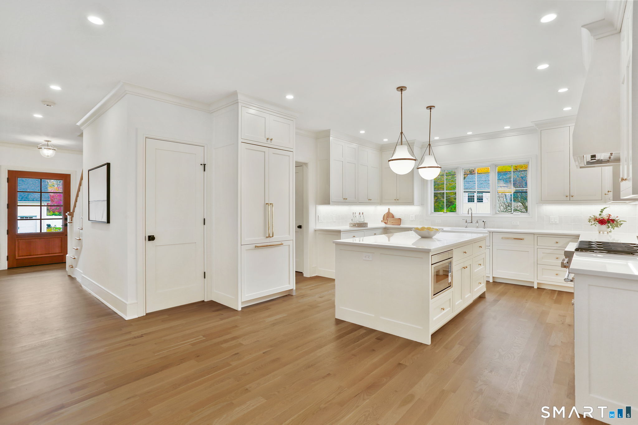 15 Barton Road Fairfield, CT 06824 - Photo 10 of 35