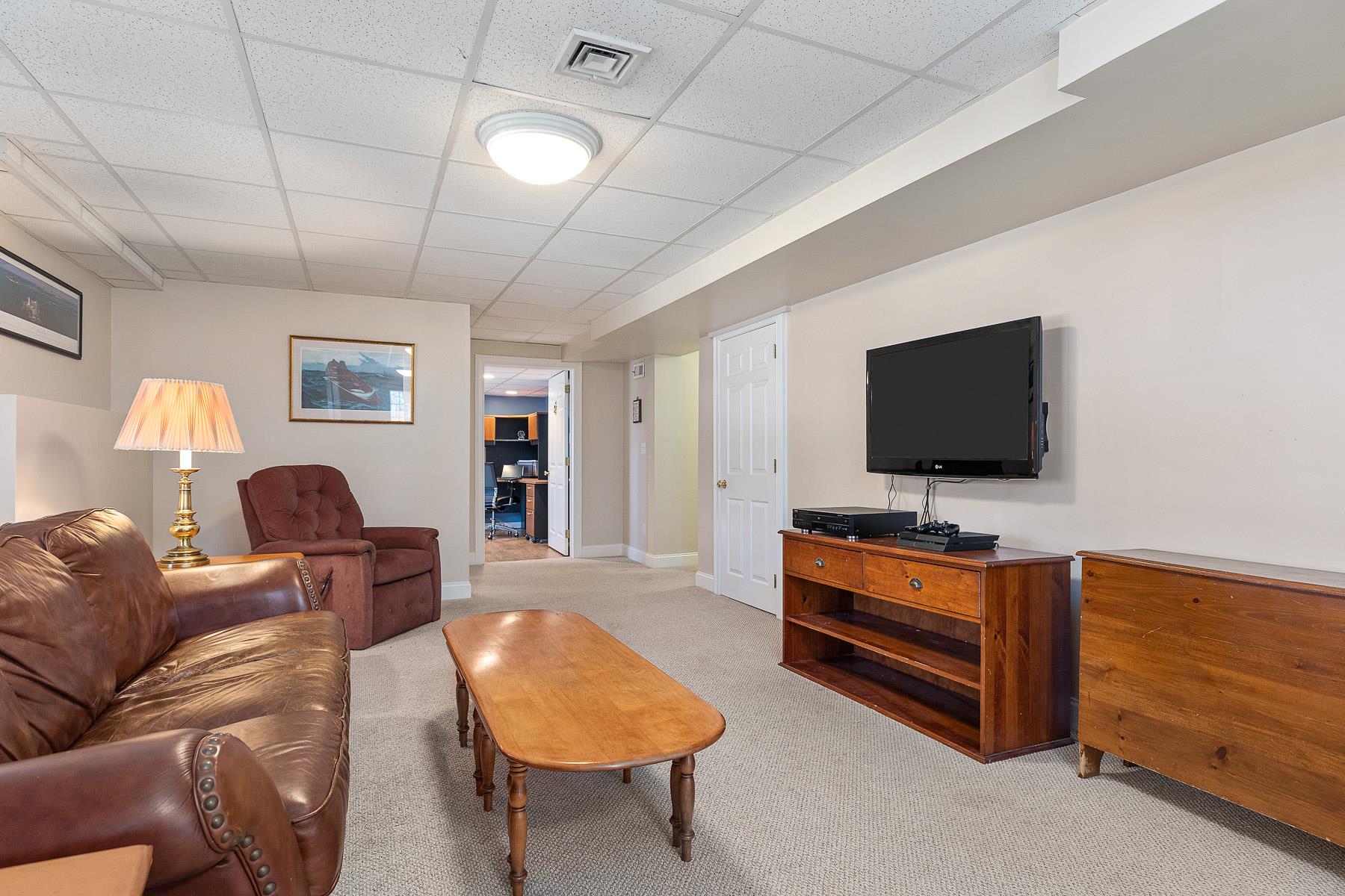8 Wiggin Way Stratham, NH 03885 - Photo 29 of 40