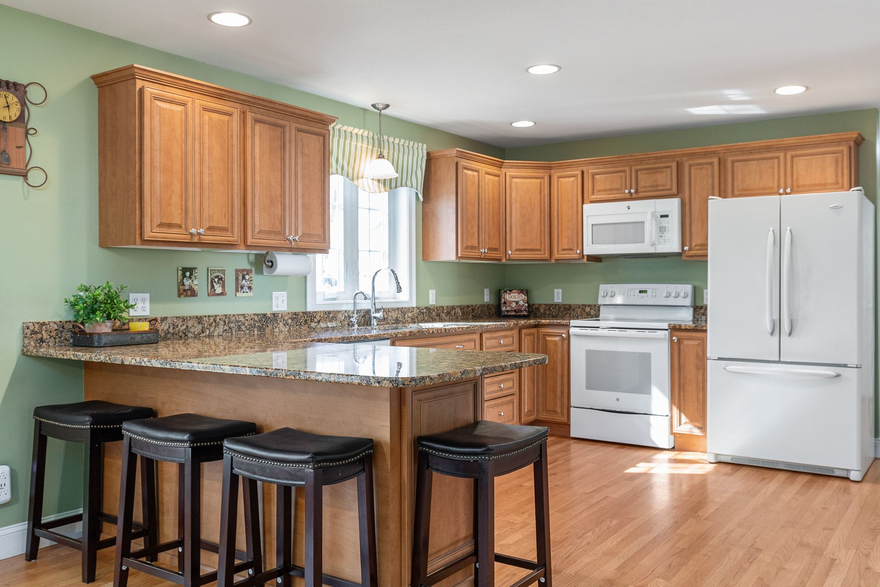 8 Wiggin Way Stratham, NH 03885 - Photo 6 of 40