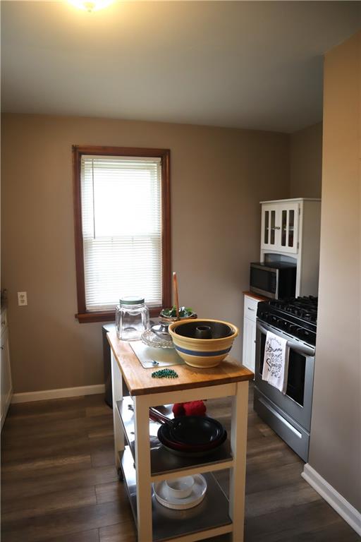 3059 Mt Troy Road Pittsburgh, PA 15212 - Photo 12 of 28 Well-designed layout allows for smooth movement while cooking.