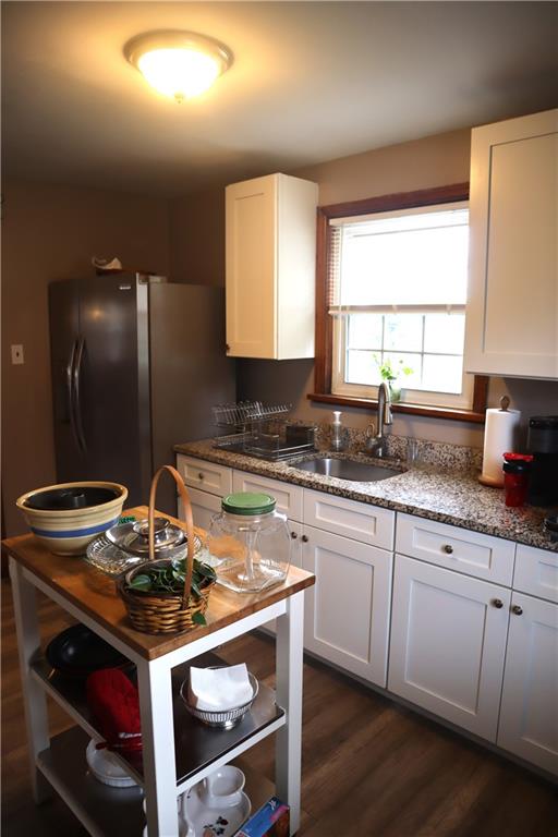3059 Mt Troy Road Pittsburgh, PA 15212 - Photo 13 of 28 Convenient access to dining area enhances everyday usability.