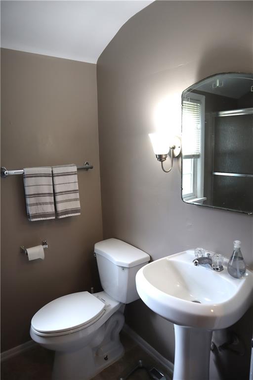 3059 Mt Troy Road Pittsburgh, PA 15212 - Photo 23 of 28 Convenient second-floor full bathroom easily accessible from all bedrooms.