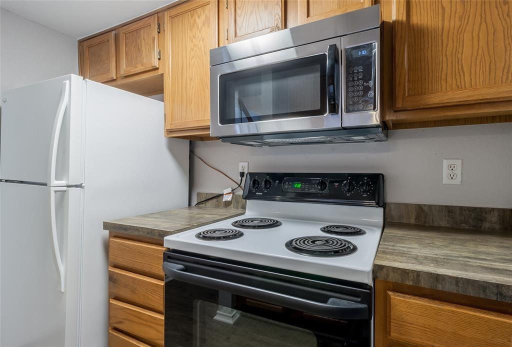 449 Harris Street, Unit 103C Coppell, TX 75019 - Photo 3 of 17 Kitchen