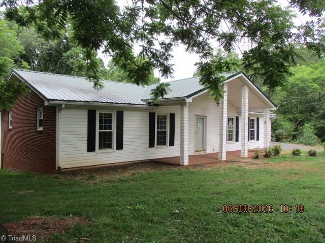 4666 Seward Road Pfafftown, NC 27040 - Photo 2 of 26