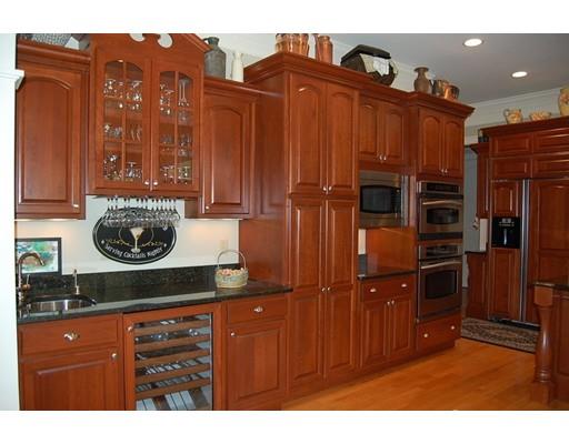 6 Noahs Way Sterling, MA 01564 - Photo 4 of 40