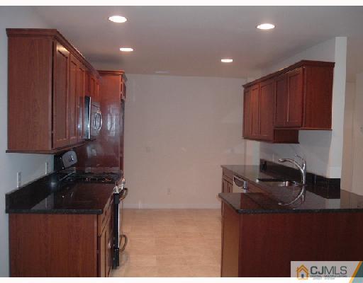 27 Crescent Road Edison, NJ 08817 - Photo 2 of 8