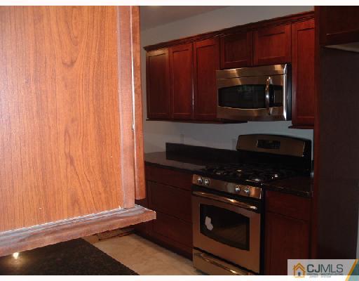 27 Crescent Road Edison, NJ 08817 - Photo 5 of 8