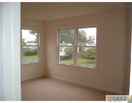27 Crescent Road Edison, NJ 08817 - Photo 7 of 8