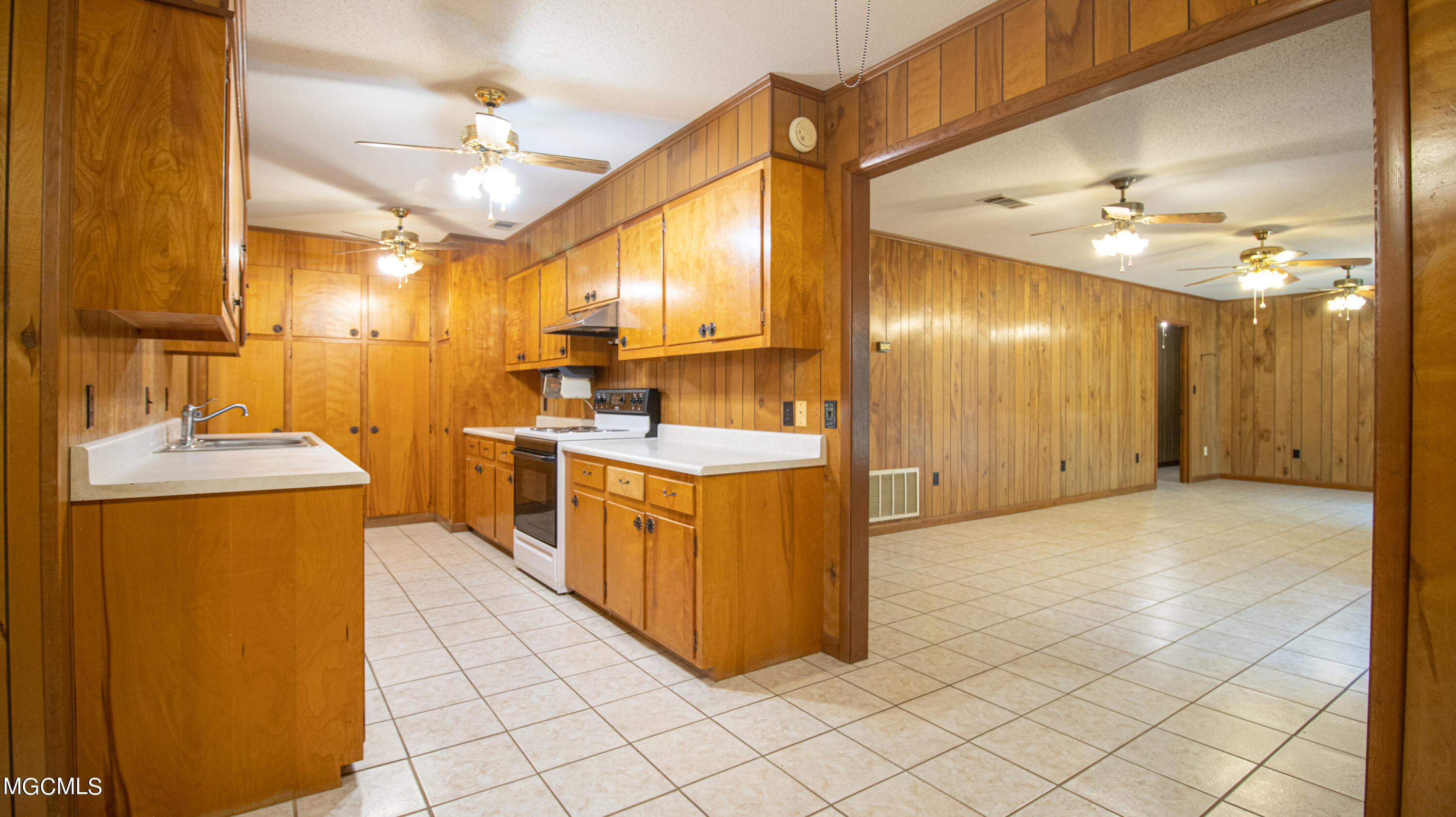 12912 Larue Road Ocean Springs, MS 39565 - Photo 9 of 34 Larue-102