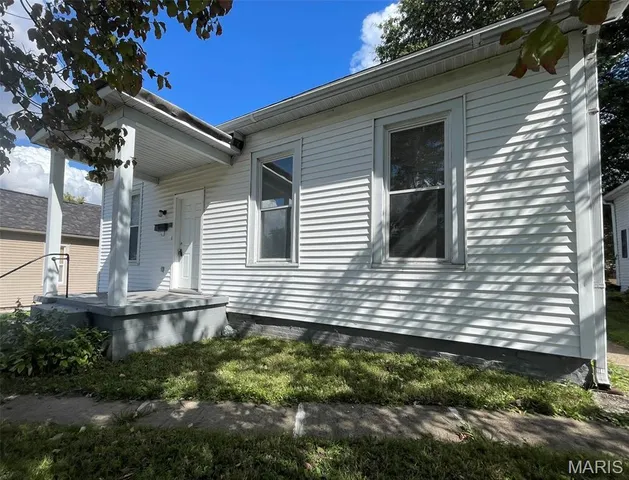 $274,900 | 232 South Main Street, Edwardsville, IL 62025
