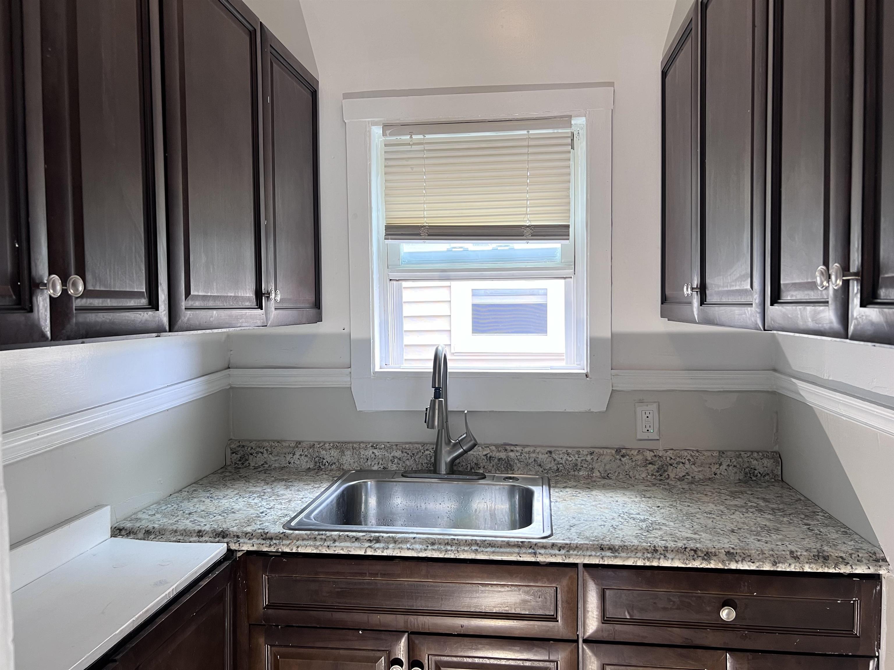 269 Cedar Street Manchester, NH 03103 - Photo 11 of 19