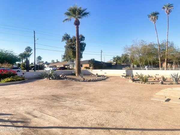 $1,895 | 2107 East Monte Vista Road, Phoenix, AZ 85006
