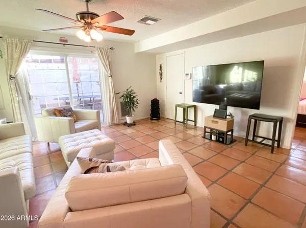 $1,895 | 2107 East Monte Vista Road, Phoenix, AZ 85006