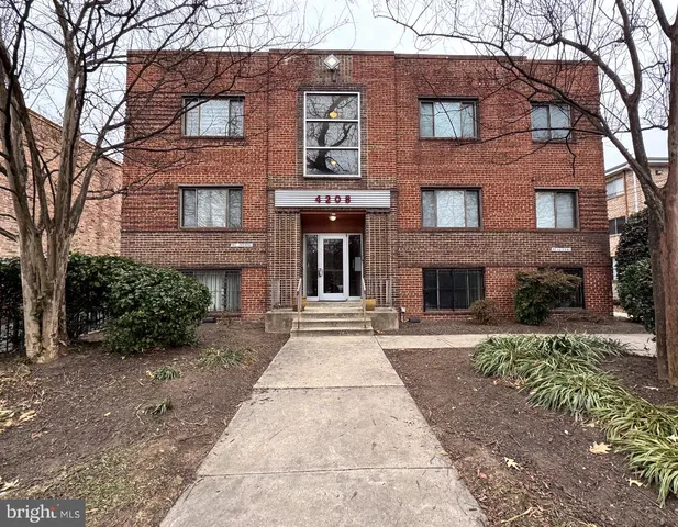 $1,250 | 4208 Benning Road Northeast, Unit 4, Washington, DC 20019