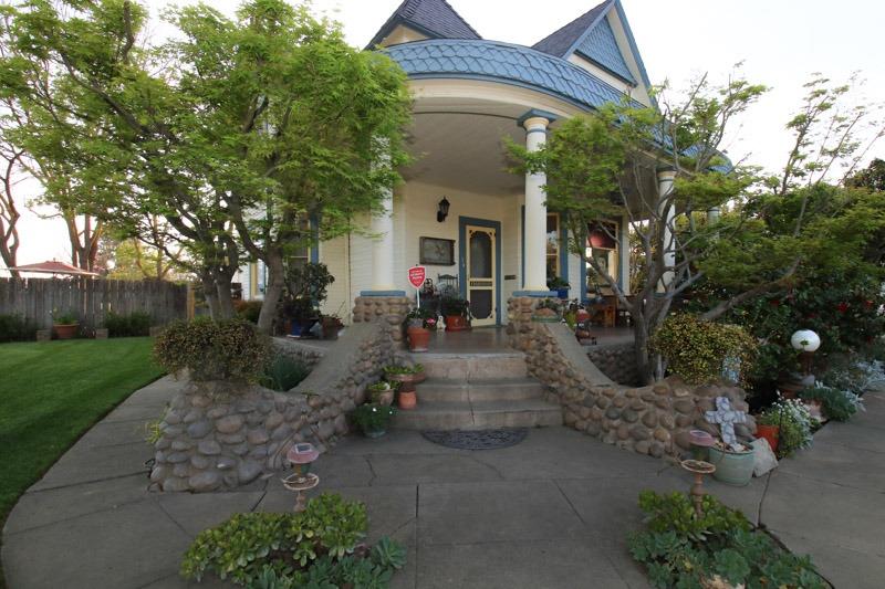 857 E Street Reedley, CA 93654 - Photo 2 of 77