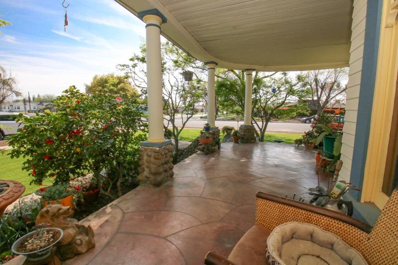 857 E Street Reedley, CA 93654 - Photo 11 of 77