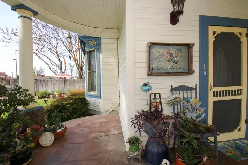 857 E Street Reedley, CA 93654 - Photo 12 of 77