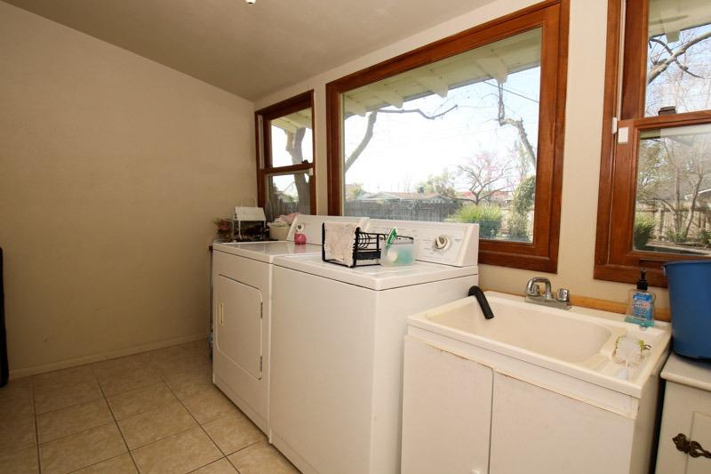 857 E Street Reedley, CA 93654 - Photo 34 of 77